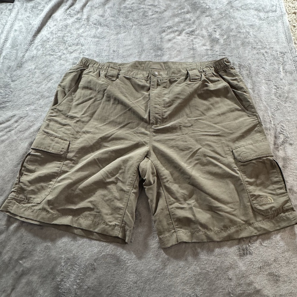 The North Face Cargo Shorts Men's XXL Khaki Hiking Nylon Outdoor Pockets Utility